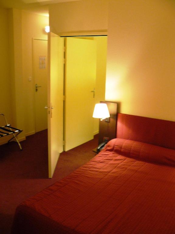 לה בורבול Le Parc Des Fees Hotel Retaurant & Spa חדר תמונה